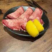 ゆづき（ゆづき）ベーシック新人 どのお肉が好き？🍖 aroma ace.