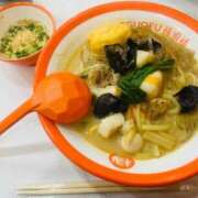りく おなかすいたぁ 夜這専門発情する奥様たち 谷九店