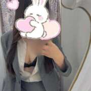 華村　ゆうり ☔️🐌 OLピンクコレクション