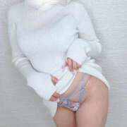 ゆめ 【この後も❕】まだまってる🖤 ホワイトベル