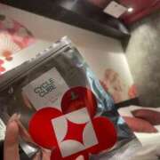 はな まるで🍎グミ‼️おはヨ‪👊🏻今日も出勤しますっ🍎 見学娘