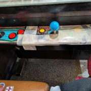 しいの 机がゲーム台だった話 ドッチパイモミ 越谷店