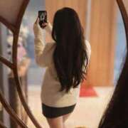 白金まゆ 初出勤でドキドキしてます…🐰🤍 ウルトラハピネス