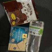 なつき 差し入れ🍫🫶🏻✨ 全裸の女神orいたずら痴漢電車