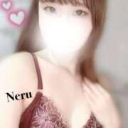 ねる 本日♡ The White