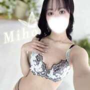 笠原みほ おはようございます🤍 月の真珠-新宿-