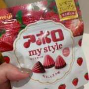 ふみか やっぱり美味しい🤤🍓 白いぽっちゃりさん