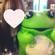 蘭/らん カエル🐸とパシャリ📸💫 ANEJE～アネージュ池袋～(ユメオト)