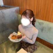 けい★気品溢れるキレカワ美少女 現役大学生と犯さない？🙈︎💭 Chloe五反田本店　S級素人清楚系デリヘル