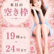 ヒメ日記 2026/08/13 12:24 投稿 ゆりあ　鮮烈な存在感が光る美女 ROYAL FACE