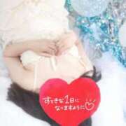 めろん いいことだけ信じちゃう🔮♡ The White（ザ ホワイト）