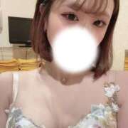 りいさ（濃厚キス魔×癒し系美女 アナタの手で💓 ハニービー（Honey Bee）