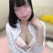 ふゆ みてるよ〜👀🤍 白い巨乳