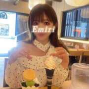 ヒメ日記 2026/05/21 12:12 投稿 えみり　その谷間。まさに絶景。 CELEB FACE NAKASU