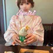 ヒメ日記 2026/05/27 18:18 投稿 えみり　その谷間。まさに絶景。 CELEB FACE NAKASU