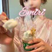 ヒメ日記 2026/06/01 09:33 投稿 えみり　その谷間。まさに絶景。 CELEB FACE NAKASU