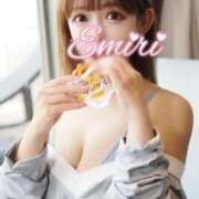 ヒメ日記 2026/06/04 19:09 投稿 えみり　その谷間。まさに絶景。 CELEB FACE NAKASU