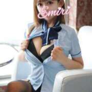 ヒメ日記 2026/06/06 23:15 投稿 えみり　その谷間。まさに絶景。 CELEB FACE NAKASU