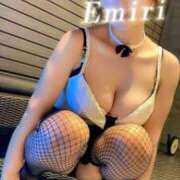 ヒメ日記 2026/06/09 18:09 投稿 えみり　その谷間。まさに絶景。 CELEB FACE NAKASU