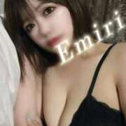 ヒメ日記 2026/06/12 01:19 投稿 えみり　その谷間。まさに絶景。 CELEB FACE NAKASU