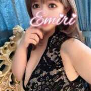 ヒメ日記 2026/06/20 15:49 投稿 えみり　その谷間。まさに絶景。 CELEB FACE NAKASU