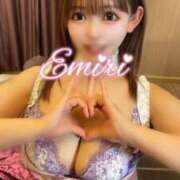 ヒメ日記 2026/06/20 17:49 投稿 えみり　その谷間。まさに絶景。 CELEB FACE NAKASU