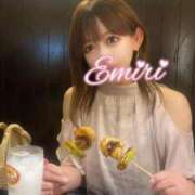 ヒメ日記 2026/06/29 22:59 投稿 えみり　その谷間。まさに絶景。 CELEB FACE NAKASU