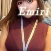 ヒメ日記 2026/07/04 02:19 投稿 えみり　その谷間。まさに絶景。 CELEB FACE NAKASU