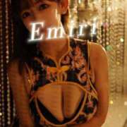 ヒメ日記 2026/07/04 23:33 投稿 えみり　その谷間。まさに絶景。 CELEB FACE NAKASU