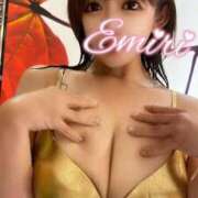 ヒメ日記 2026/07/06 12:39 投稿 えみり　その谷間。まさに絶景。 CELEB FACE NAKASU