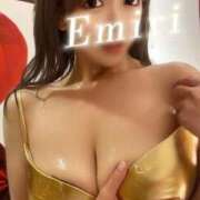 ヒメ日記 2026/07/10 20:09 投稿 えみり　その谷間。まさに絶景。 CELEB FACE NAKASU
