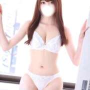 伊藤みおり 本日出勤です☺️ ウルトラロイヤル