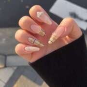 りおん 💅 桃李（とうり）