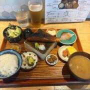 橋本めろ 出勤日 池袋パラダイス