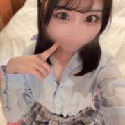 まり リアル18歳 デリヘルラボ・クレージュ