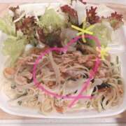 せいか 今日のお昼は鮭クリームパスタ🍝✨ たっぷりHoneyoilSPA福岡中洲店