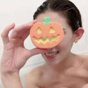 佐藤 える ハロウィン🎃 夜這い専門 発情する奥様たち梅田店