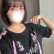 なお ピンクTシャツ🩷 水色りぼん