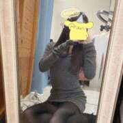 えみり ☔️ HAND BITCH(ハンドビッチ)