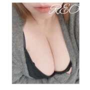 れお フワフワの喜び♡ 巨乳専科パンチラボイン横浜