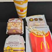 ひとみ お待ちしてます シャトーペトラ