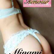 逢坂 南 ＃🙏 AMOUR（アムール）