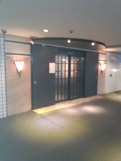 ホテル IU(江戸川区/ラブホテル)の写真『入り口』by 子持ちししゃも