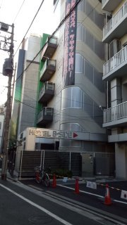 B-SIDE(品川区/ラブホテル)の写真『昼の外観２』by 子持ちししゃも
