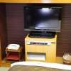 グリーンヒル(渋谷区/ラブホテル)の写真『403号室 テレビと電話』by マーケンワン