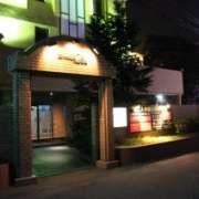 HOTEL CRX（クルクス）(札幌市中央区/ラブホテル)の写真『夜の入口（正面）』by スラリン