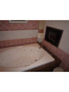 グランドカリビアンリゾートホテル(所沢市/ラブホテル)の写真『308号室浴槽』by スラリン