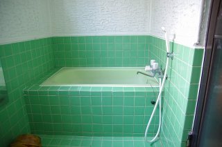 スタークレセント(立川市/ラブホテル)の写真『402号室 浴室内浴槽』by マーケンワン