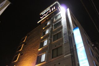 閉店？したホテル(ID:21222)(江戸川区/ラブホテル)の写真『夜の外観４』by スラリン