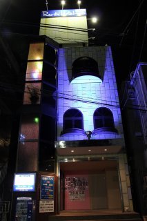 ホテルＪＳ(福生市/ラブホテル)の写真『夜の外観１』by スラリン
